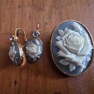 Vintage Nina Ricci For Avon NR Blue & White Goldtone Cameo Earrings & Brooch Set